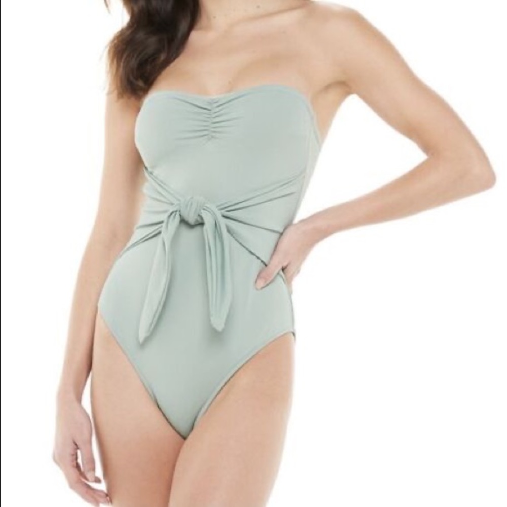 WeWoreWhat Women's Capri One Piece Jadeite Swimsuit